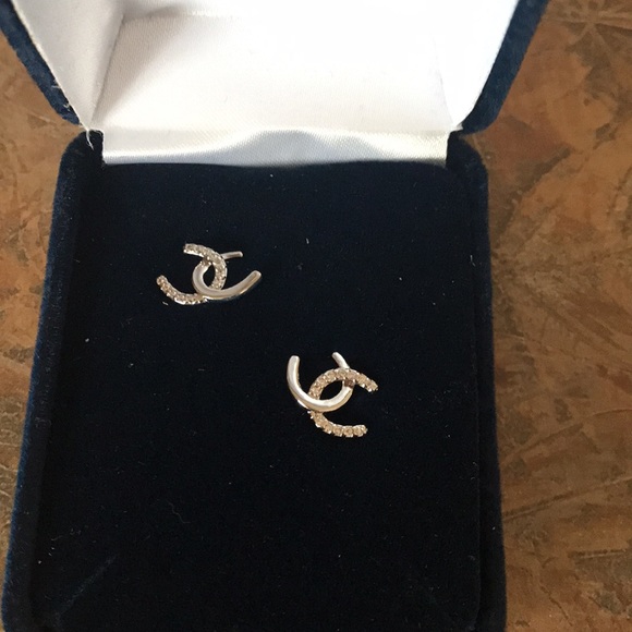 Montana Silversmiths double horseshoe earrings set - Picture 3 of 7